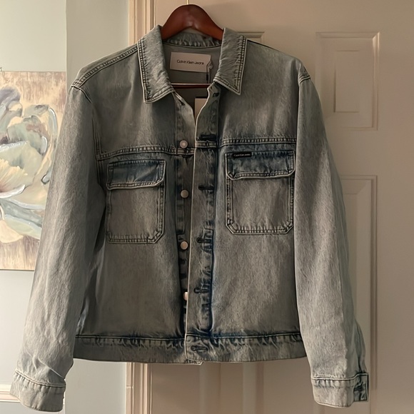 Brand new Calvin Klein Jean jacket size large this fits over sized - Picture 2 of 6